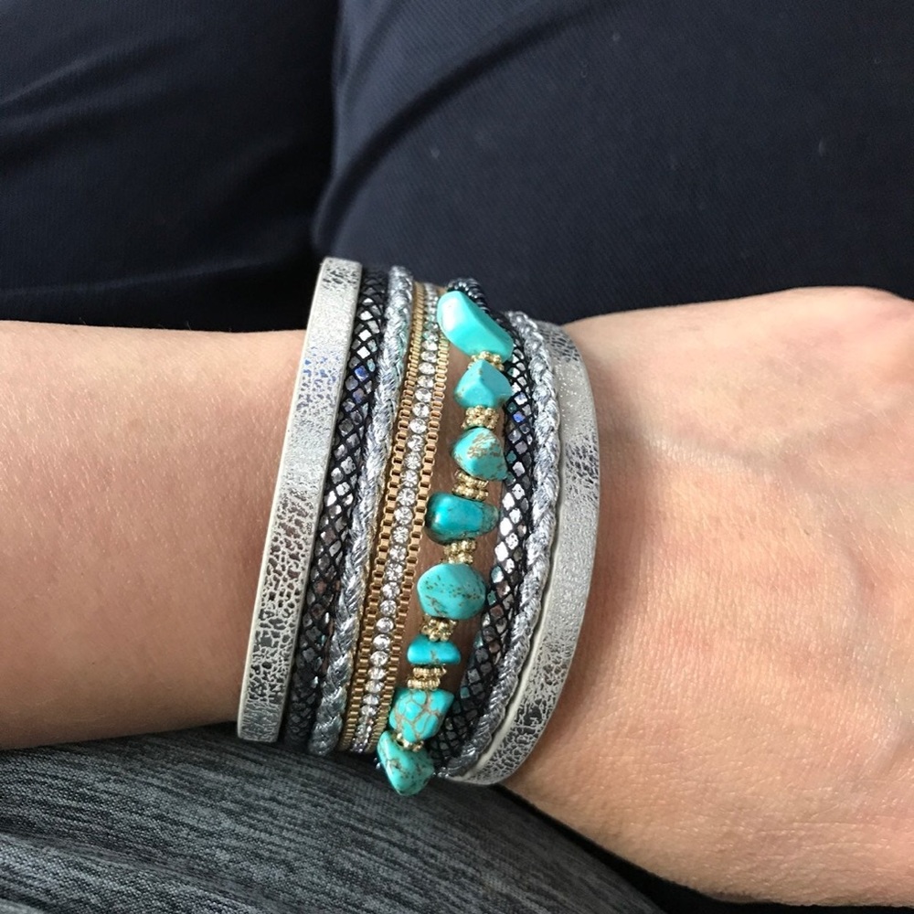 Women’s leather wraps magnetic charm bracelet